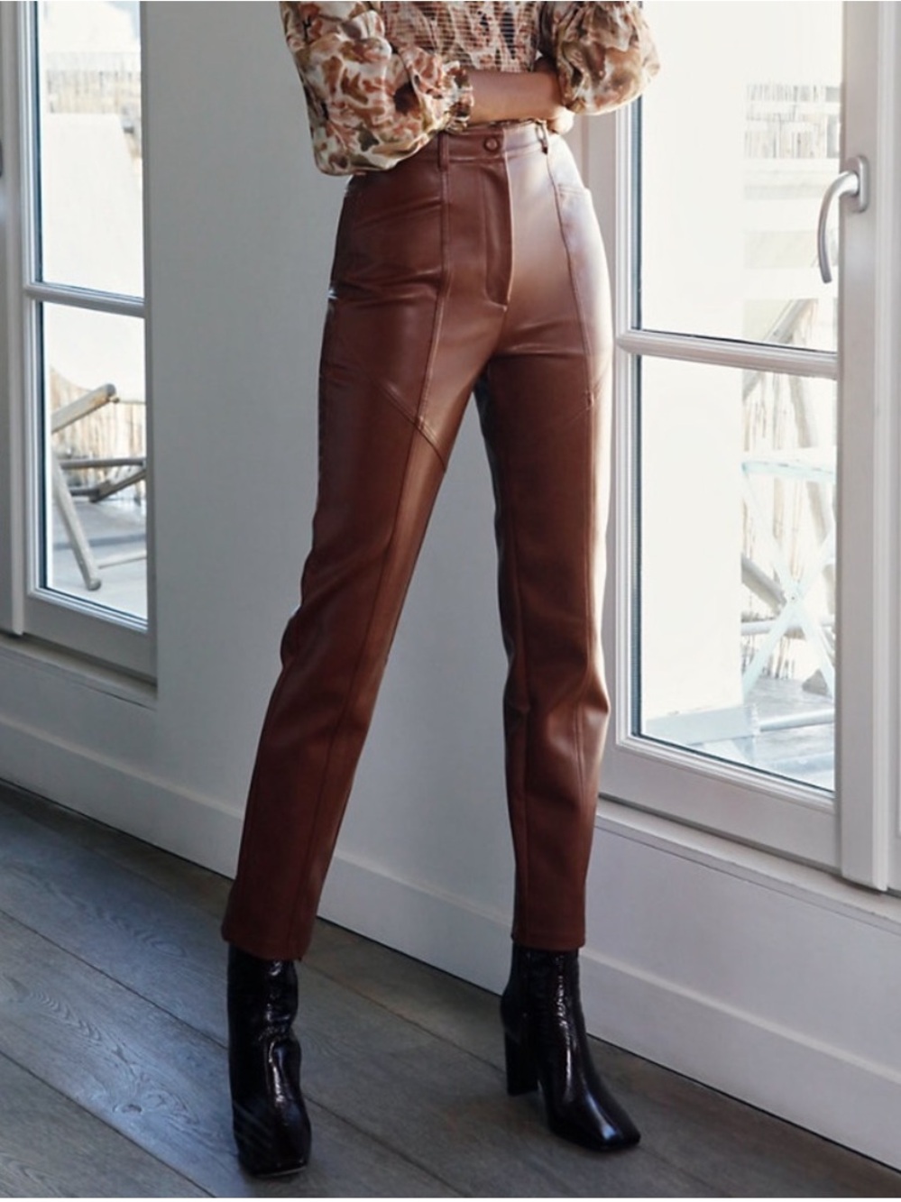 Aritzia Wilfred Rebel Vegan Leather Pants